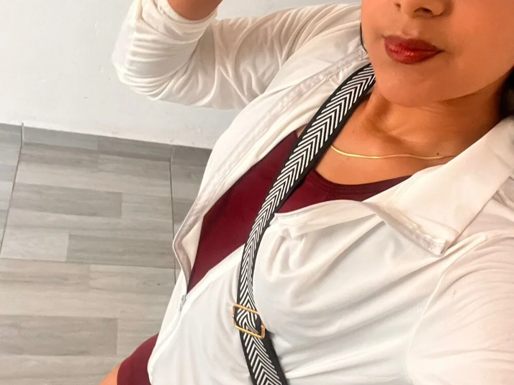 Офлайн-чат XXX Adela_gincm