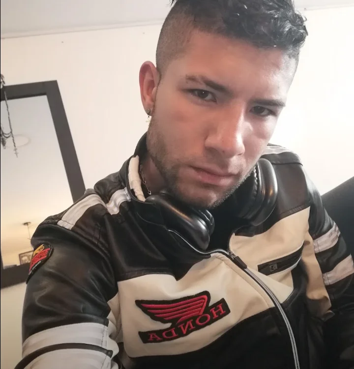 Yeiko_112 offline chatrum