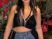 Aya_Saudia Adlı Modelin Çevrimdışı Sohbet Odası