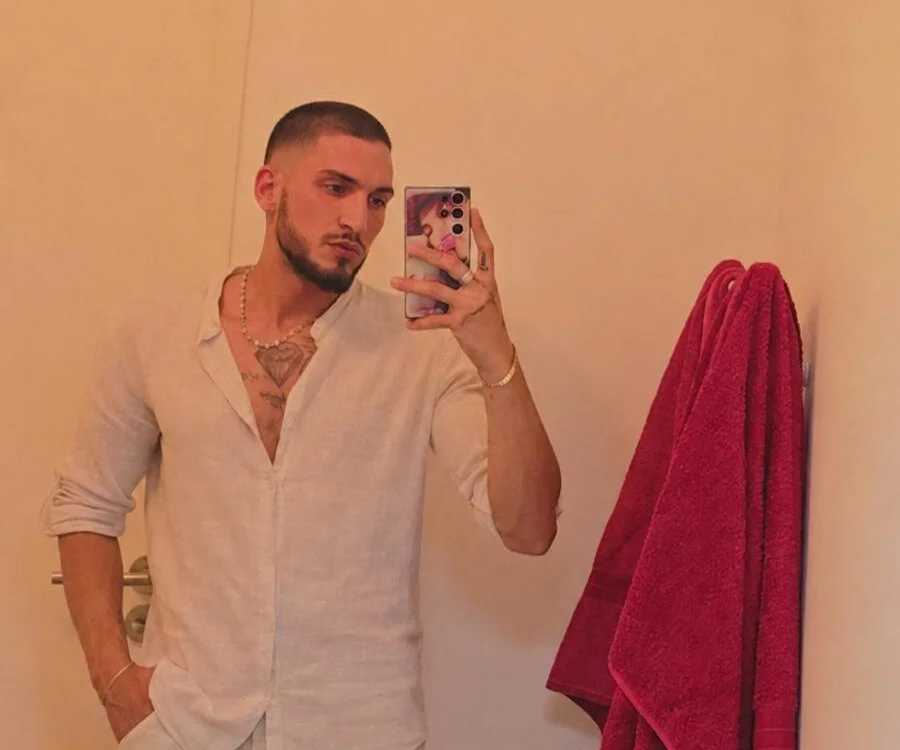 amir22020's Offline XXX Chat