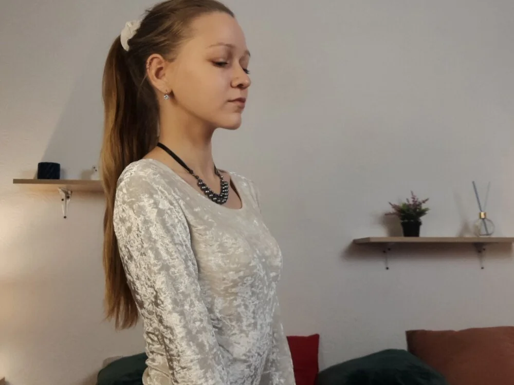 Adeline_Maxwell Offline XXX Chat