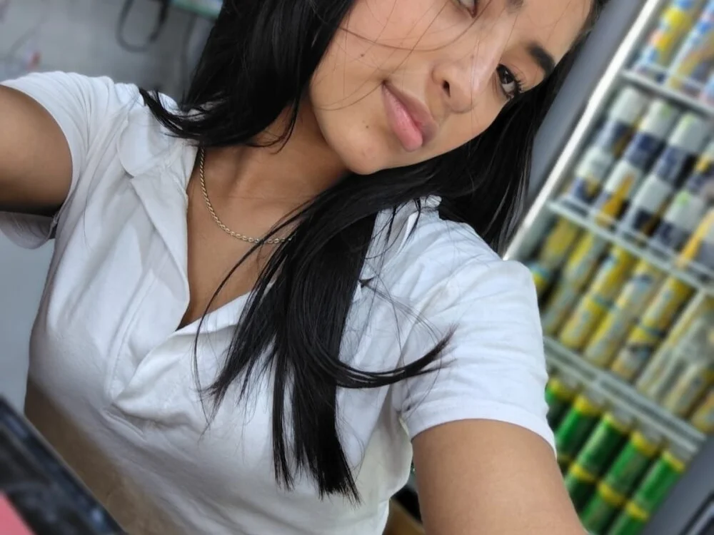 Small_submissives Chat XXX offline