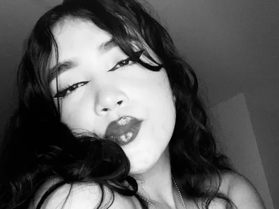 SlurredWhole Female Girls Adult Cam