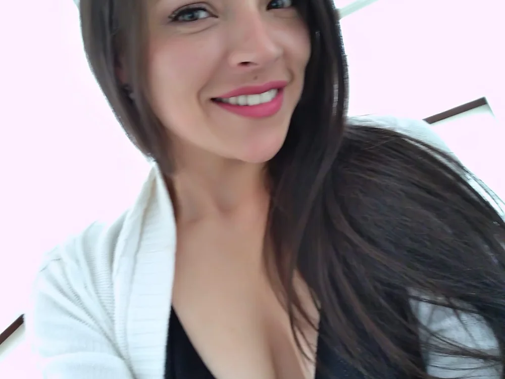 musclesandsmiles' Offline XXX Chat