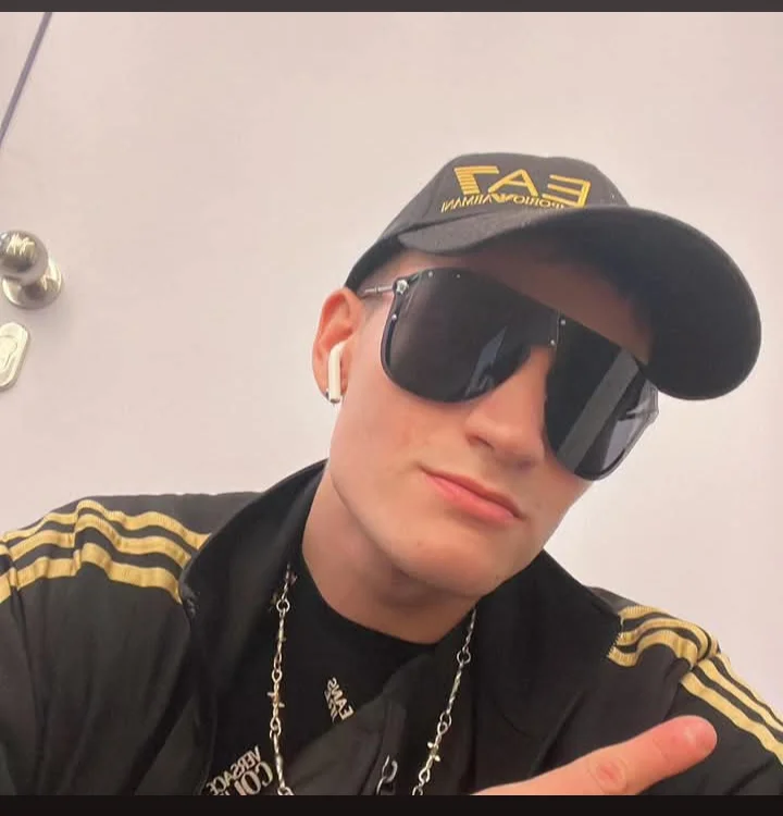 youngZagro's Offline Chat Room