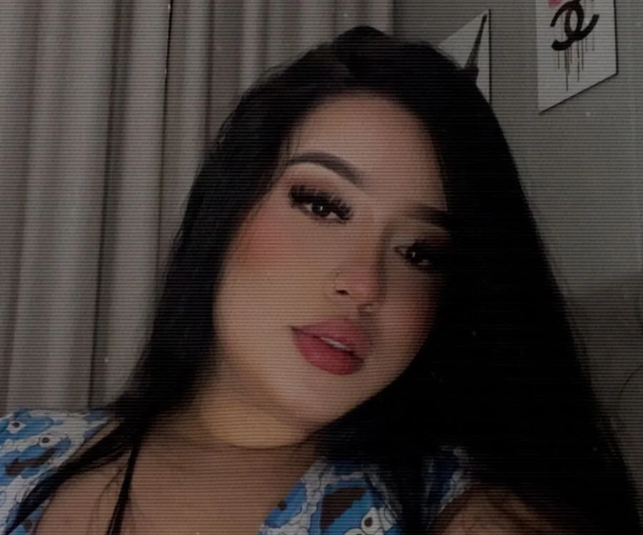 Aliciawhitee's Offline XXX Chat