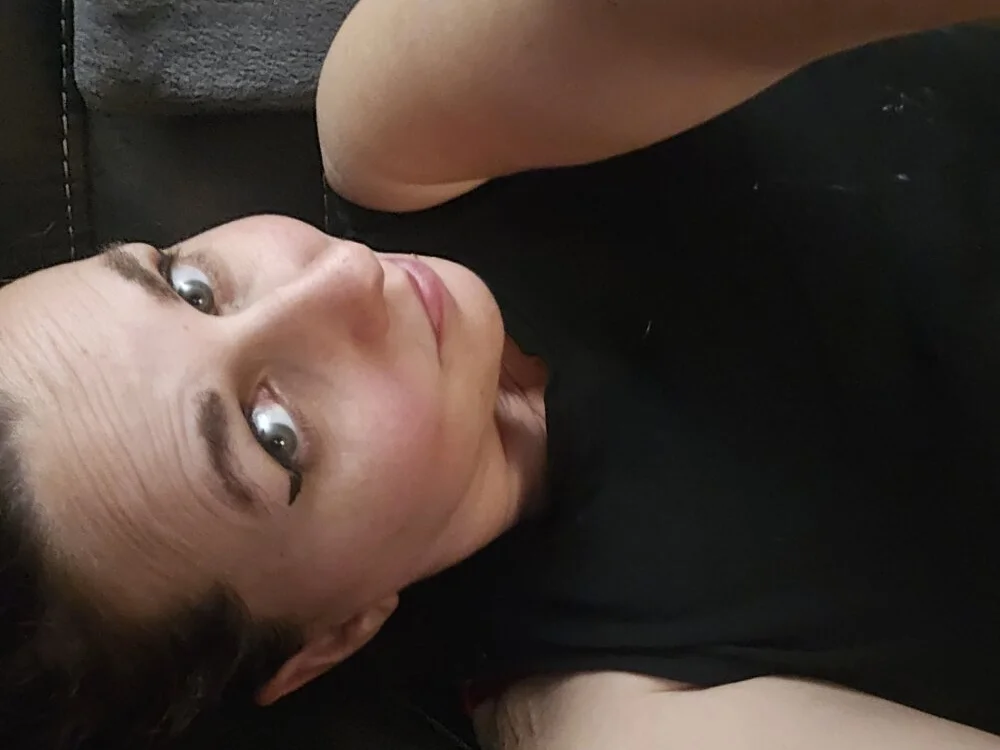 ladyofthenight86's Offline XXX Chat