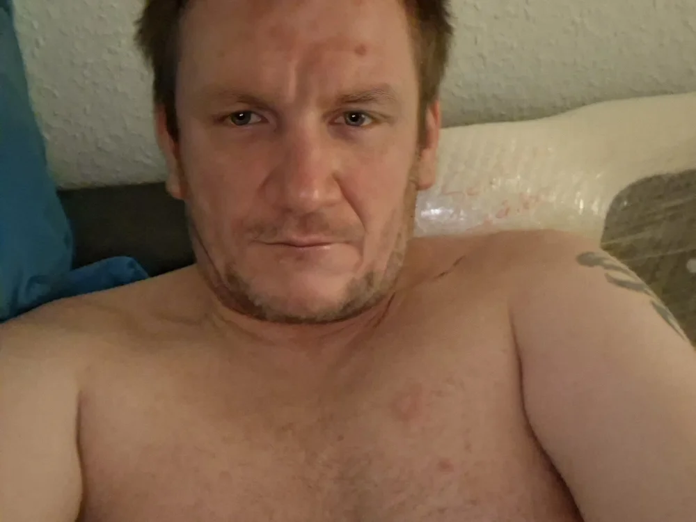 Lieberpatrick36's Offline Chat Room