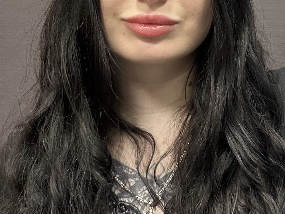Dina_Glow offline chatrum