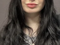 Dina_Glow's Offline Chat Room