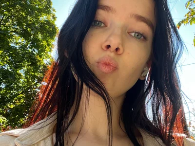 NylaVeyne Female Footfetishteens Strip Webcam