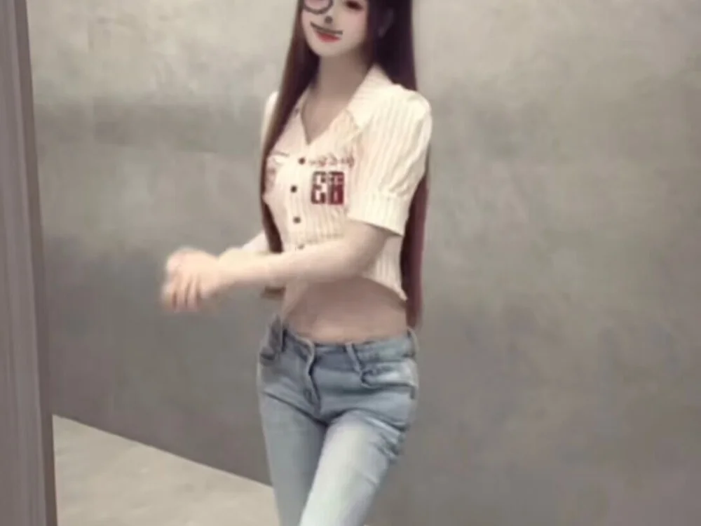 yehua001 Adlı Modelin Çevrimdışı XXX Sohbeti