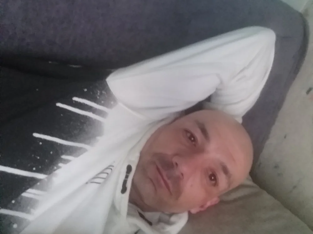 Hhh9987's Offline Chat Room