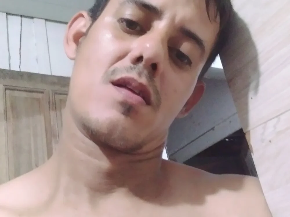 thiago1050 Chat XXX offline