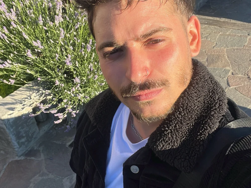 แชท XXX ออฟไลน์ของ mrtnivnn