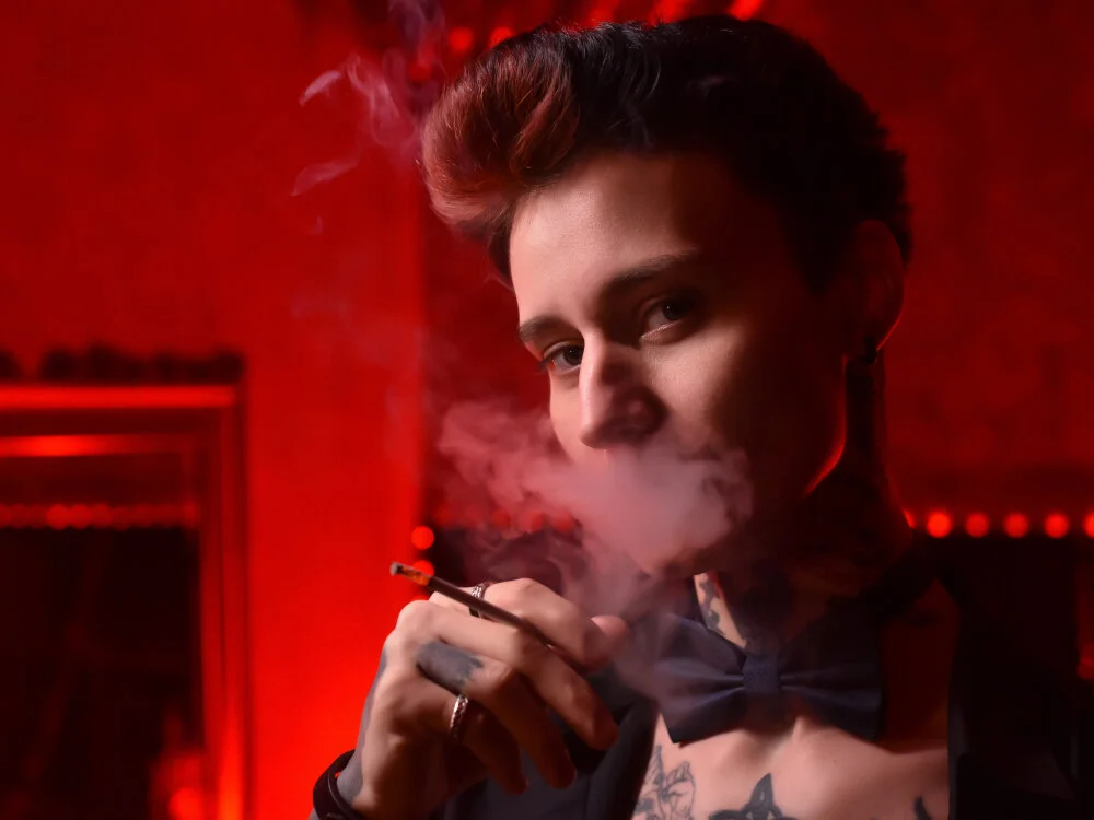 KennyXSX Adlı Modelin Çevrimdışı XXX Sohbeti