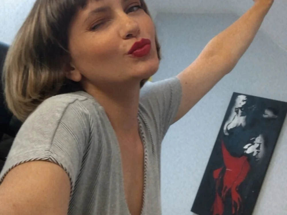 Hot_Eve_X's Offline XXX Chat