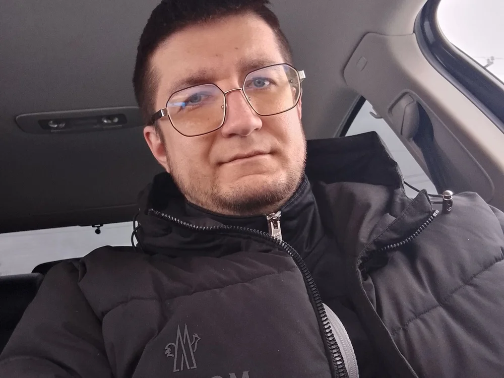 BigBoy023 অফলাইন XXX চ্যাট