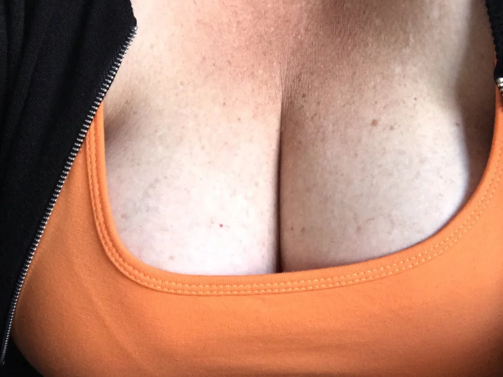 chloefeel's Offline XXX Chat