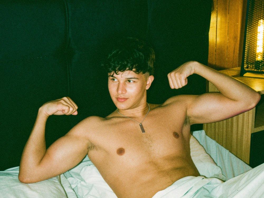 Chat XXX offline de Leo_Savage_