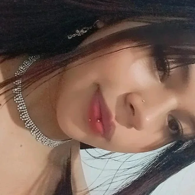 Mia__baker_'s Offline Chat Room