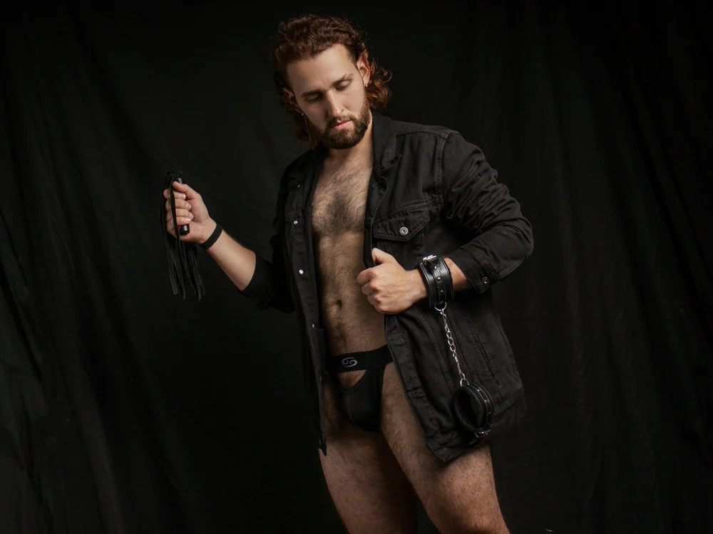 Yarch_Wolf's Offline XXX Chat