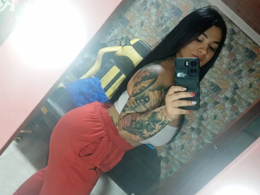 Camila_rosesss offline XXX-chat