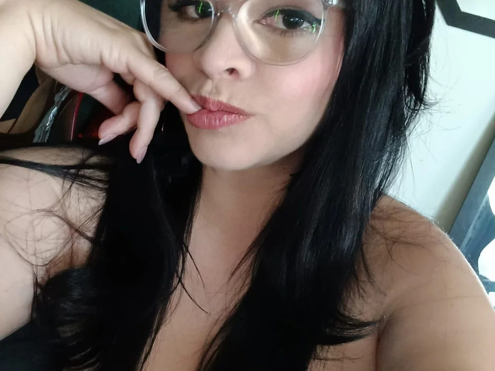 BellaFlaming Chat XXX offline