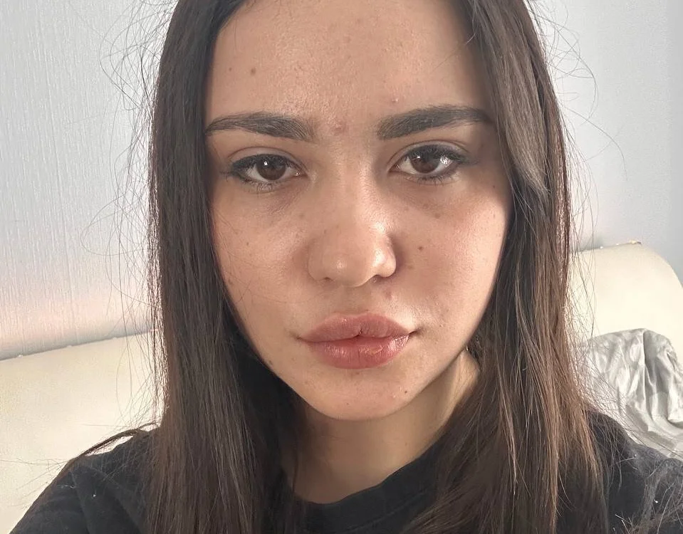 yourmothersfriend's Offline Chat Room