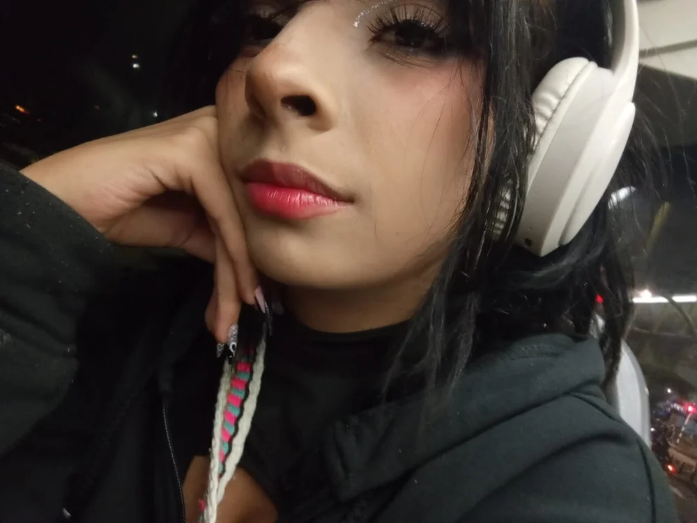 Sienna_10's Offline XXX Chat