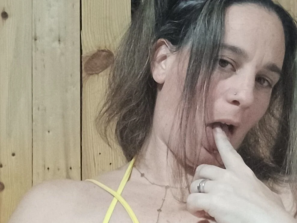 caro252 – Offline XXX chat