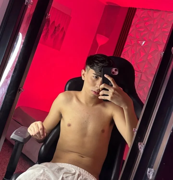 Michael_and_twinkk offline XXX-chat