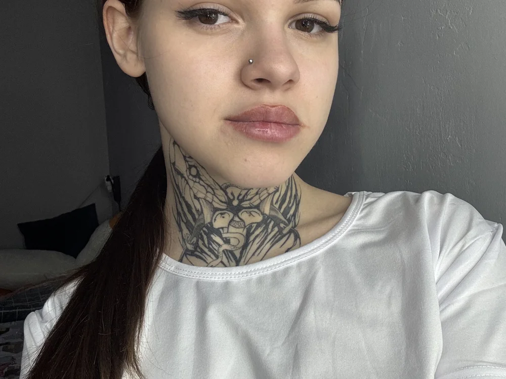 eva_booom's Offline Chat Room