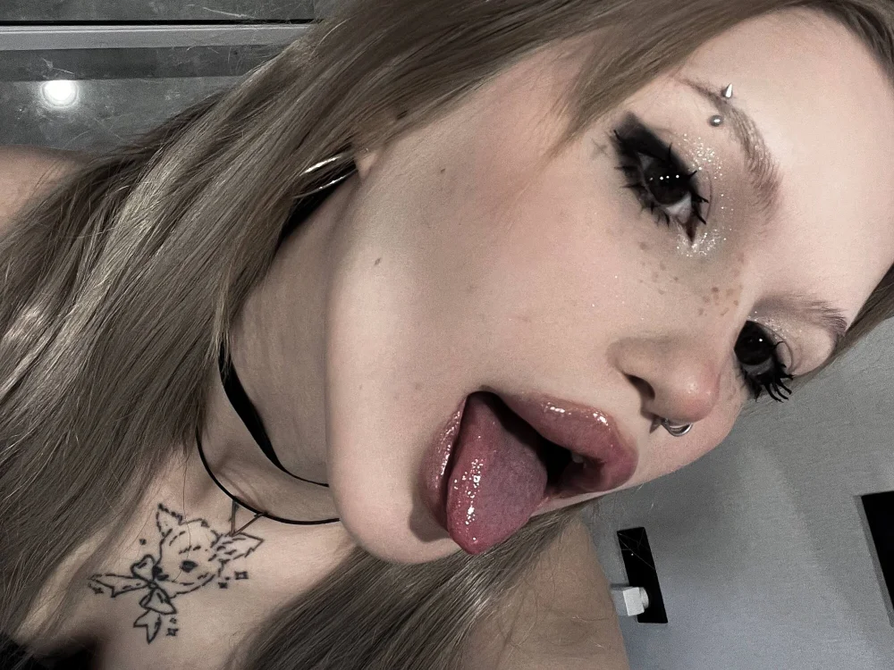 MollyBat Chat XXX offline