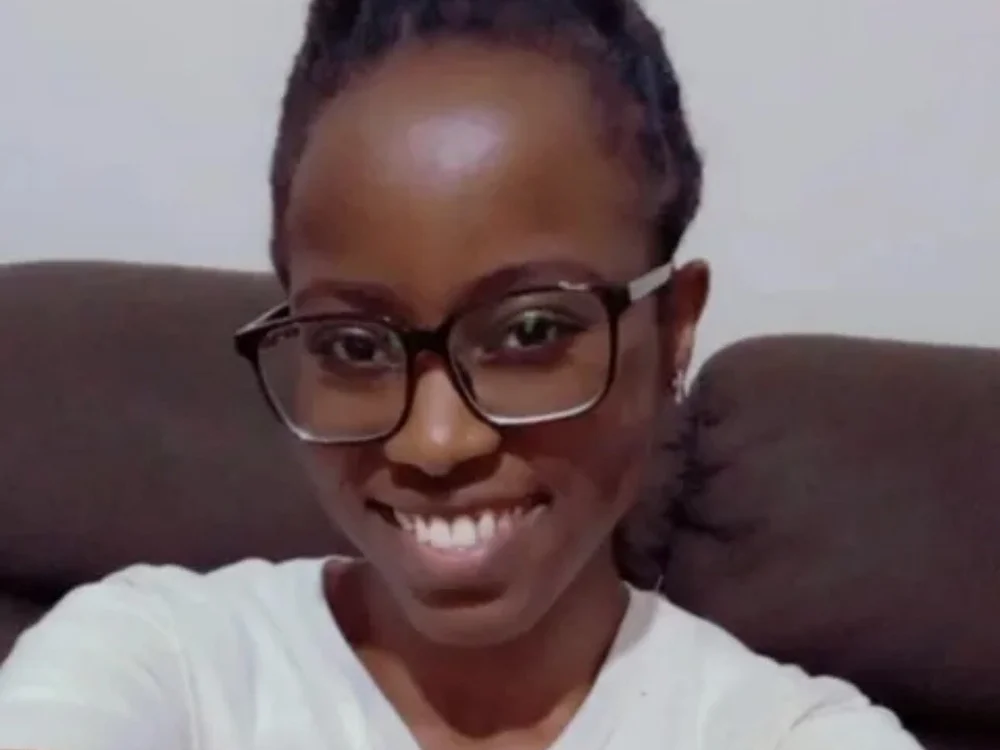 Allure_onlyallure's Offline Chat Room
