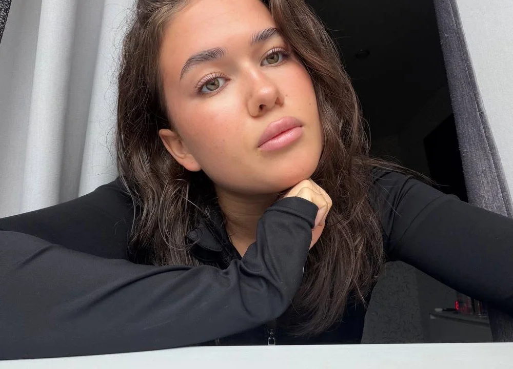cutieshoww offline XXX-chat