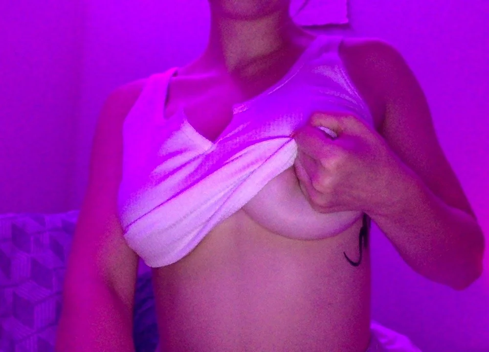 AlexiaRose offline chatrum