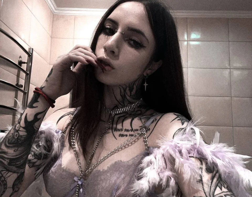 Tattoo_Studios' Offline XXX Chat