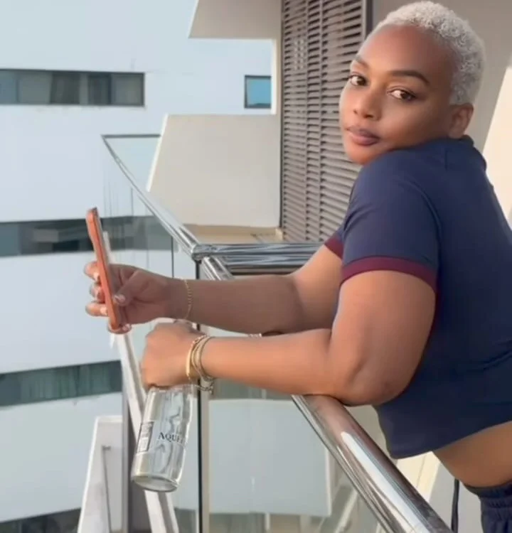 muofhe1523 離線 XXX 聊天