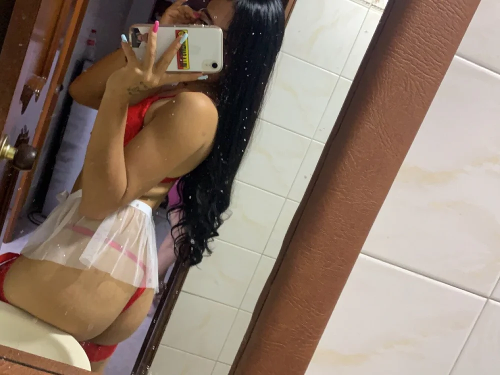 Violeth-piercing's Offline XXX Chat