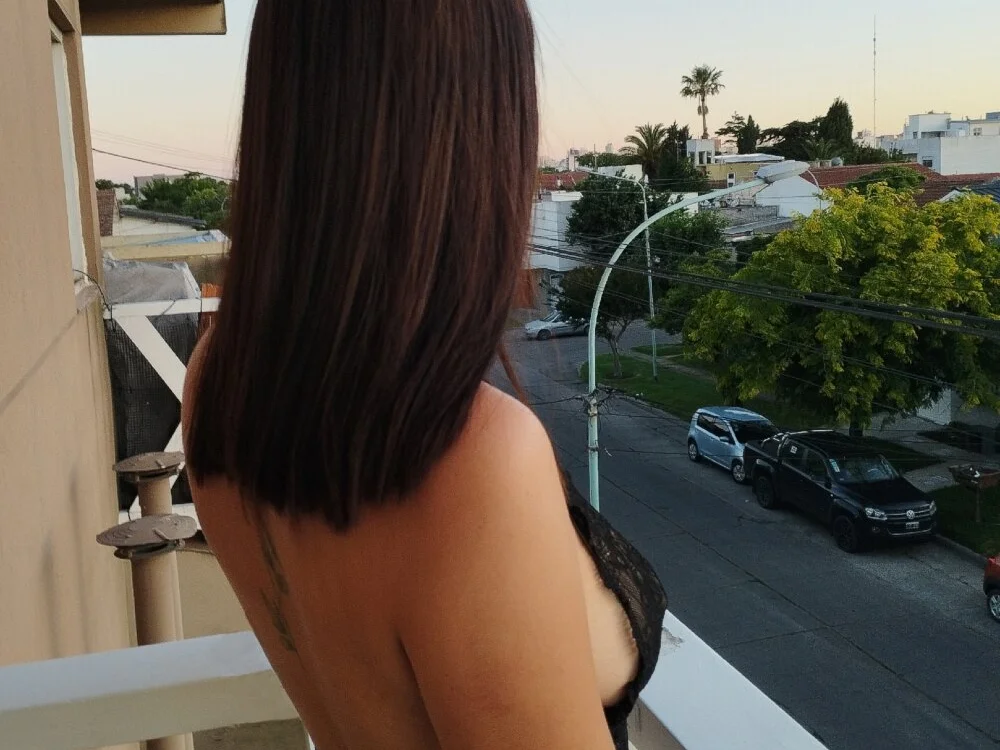 Lulita690- Adlı Modelin Çevrimdışı XXX Sohbeti