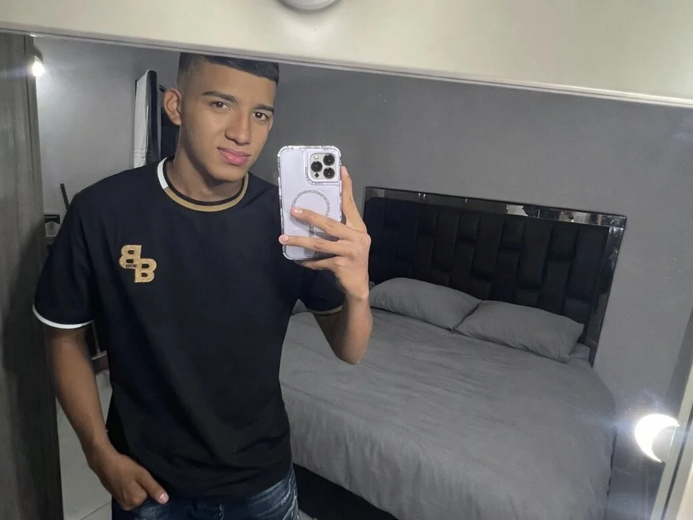 twink_angel01 Offline XXX Chat