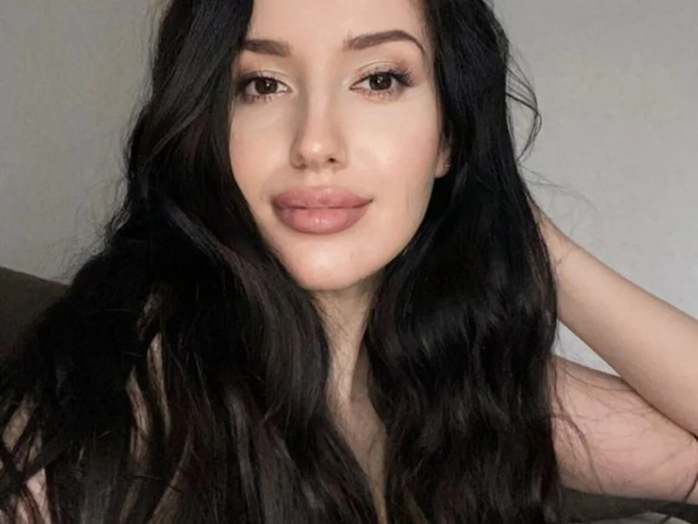 BabyLina03's Offline XXX Chat