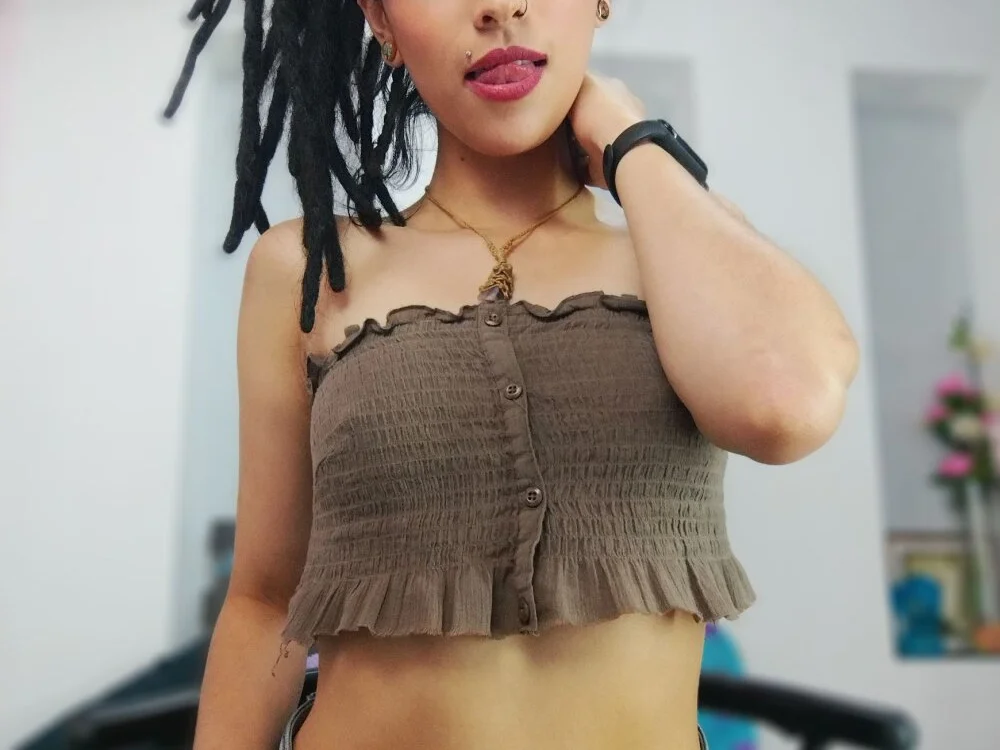 Gaby_cute_16's Offline XXX Chat