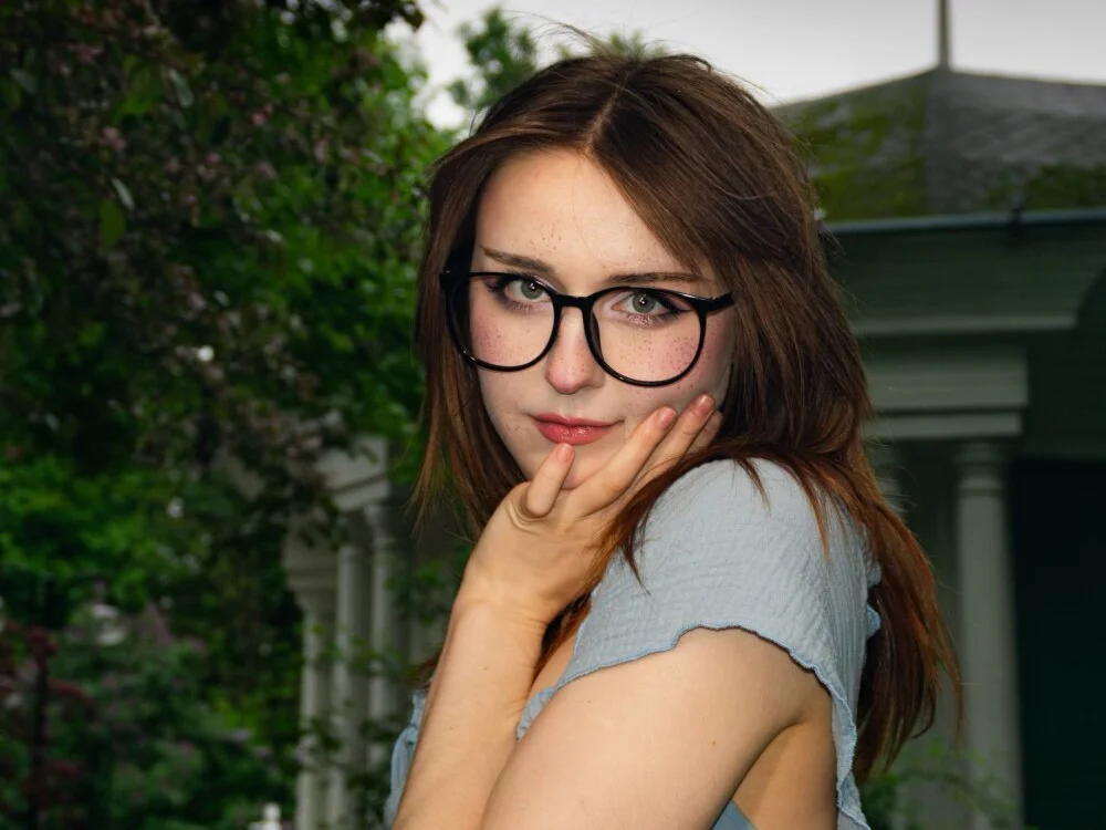 alicelanei Obrolan XXX Offline