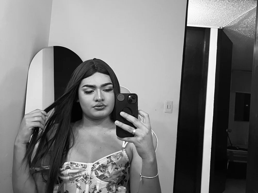 Emma_Paez Offline XXX-Chat