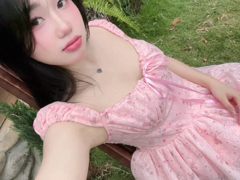 BabyGirlll__'s Offline XXX Chat