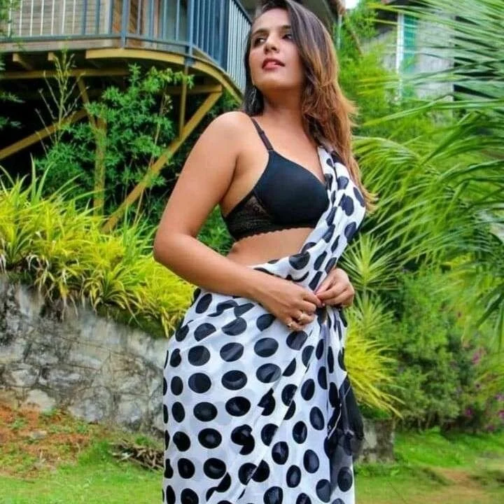 monika799 离线XXX聊天