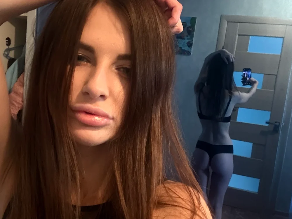 Lerraaa Adlı Modelin Çevrimdışı XXX Sohbeti