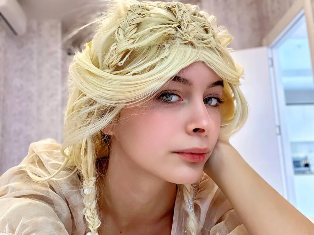 Luna_Veyra Adlı Modelin Çevrimdışı XXX Sohbeti